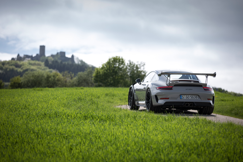Illustration for article titled The 2019 Porsche GT3 RS Is The Exception To The Rules Of Physics